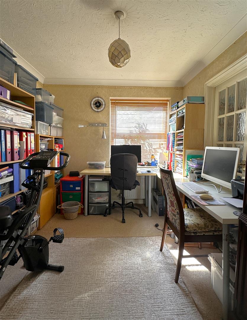 Willowbank, Chippenham